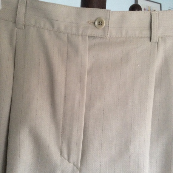 DONATED - Classy Vintage Italian Suit - Picture 6 of 15